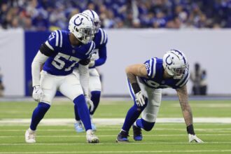 Jaylon Carlies: A Rising Defensive Playmaker